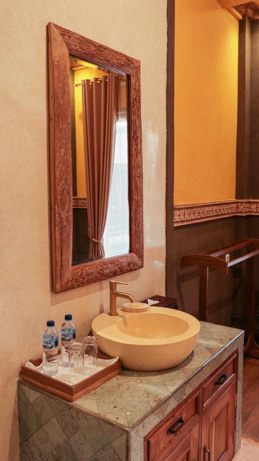 Rumah Dharma Boutique Villa มาเกอลัง ภายนอก รูปภาพ